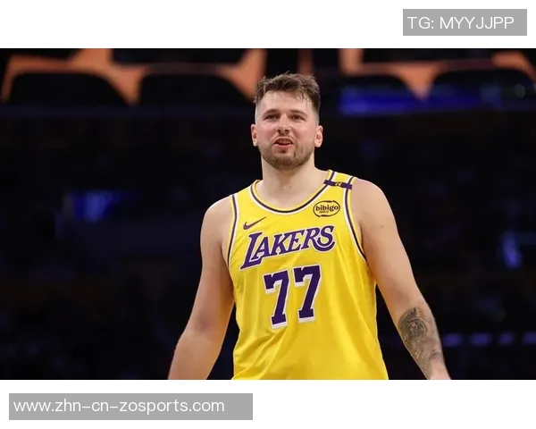 库里称赞库明加勇挑东契奇防守重任表现出色令人印象深刻