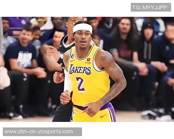 拉拉维亚称赞范德比尔特防守表现为球队奠定坚实基础