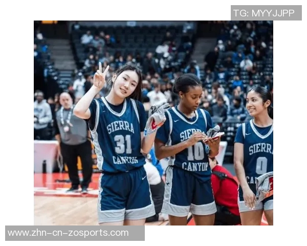 王芙蕖分享NCAA西北大学新赛季定妆照迎接第三年挑战尽享球场乐趣